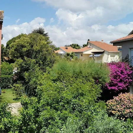 Nice Spacious House With Terrace In Hyeres דירה הייר